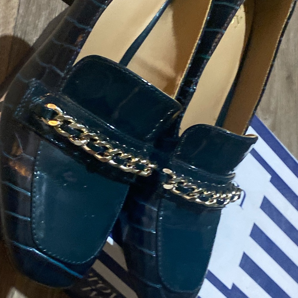 Crown & Ivy Square Toe Heel Size 6.5 - Picture 2 of 6